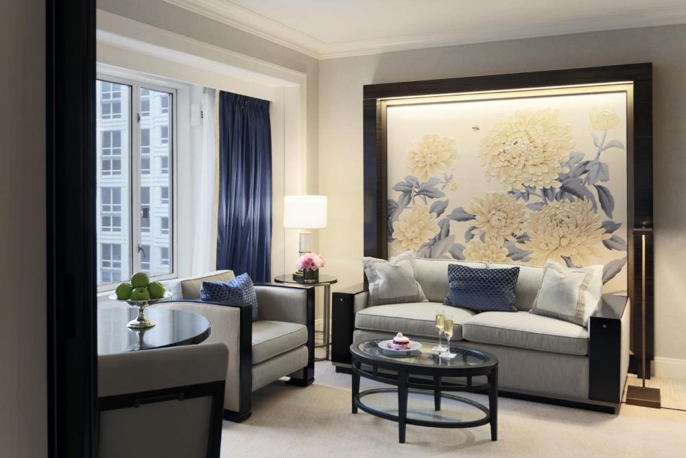 Deluxe Suite interior