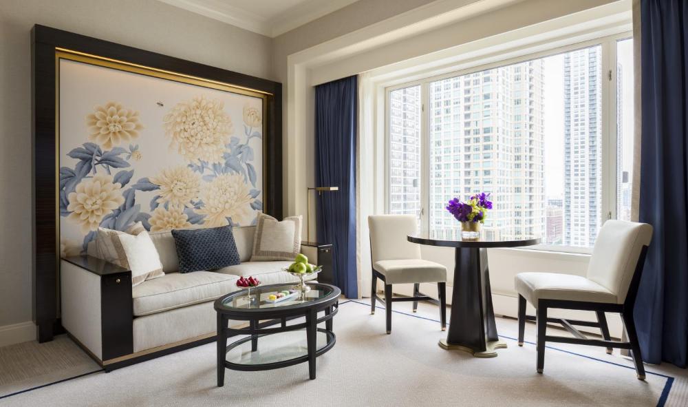 Grand Premier King Room interior